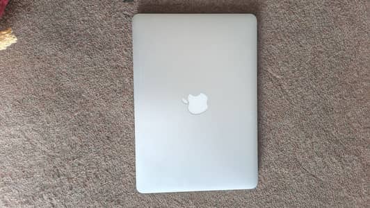 Apple MacBook Pro 2015 13" Retina i5 | SSD | Excellent Condition