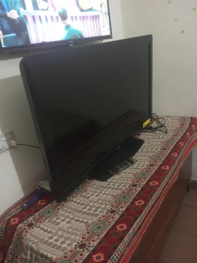 LED Tv chalo ha koi masla nai ha do LED Tv ha