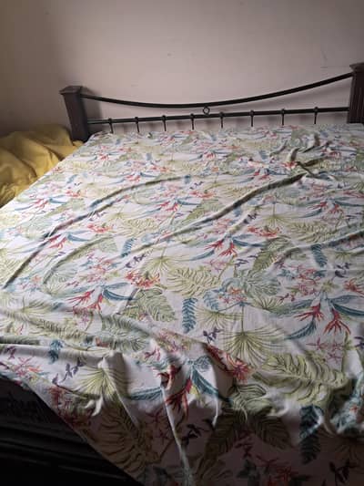Black iron bed