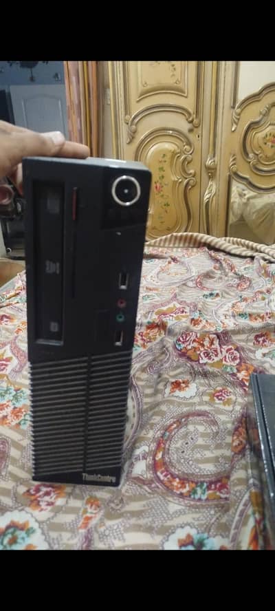 Lenovo i3 4th 8gb 128 GB SSD 160 GB HHD