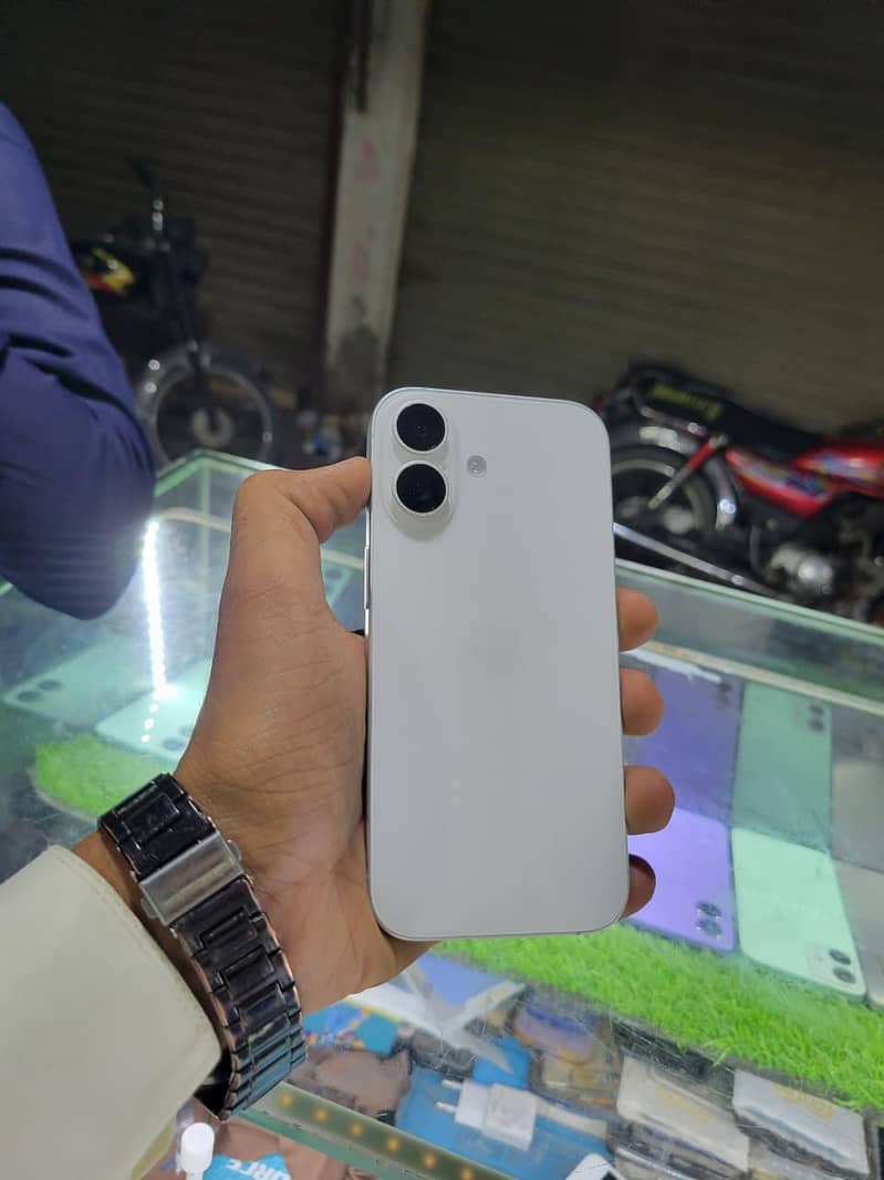 Apple iPhone 17 0