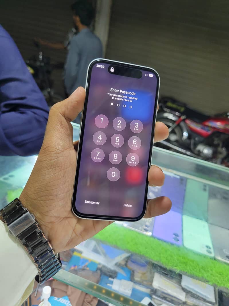 Apple iPhone 17 1