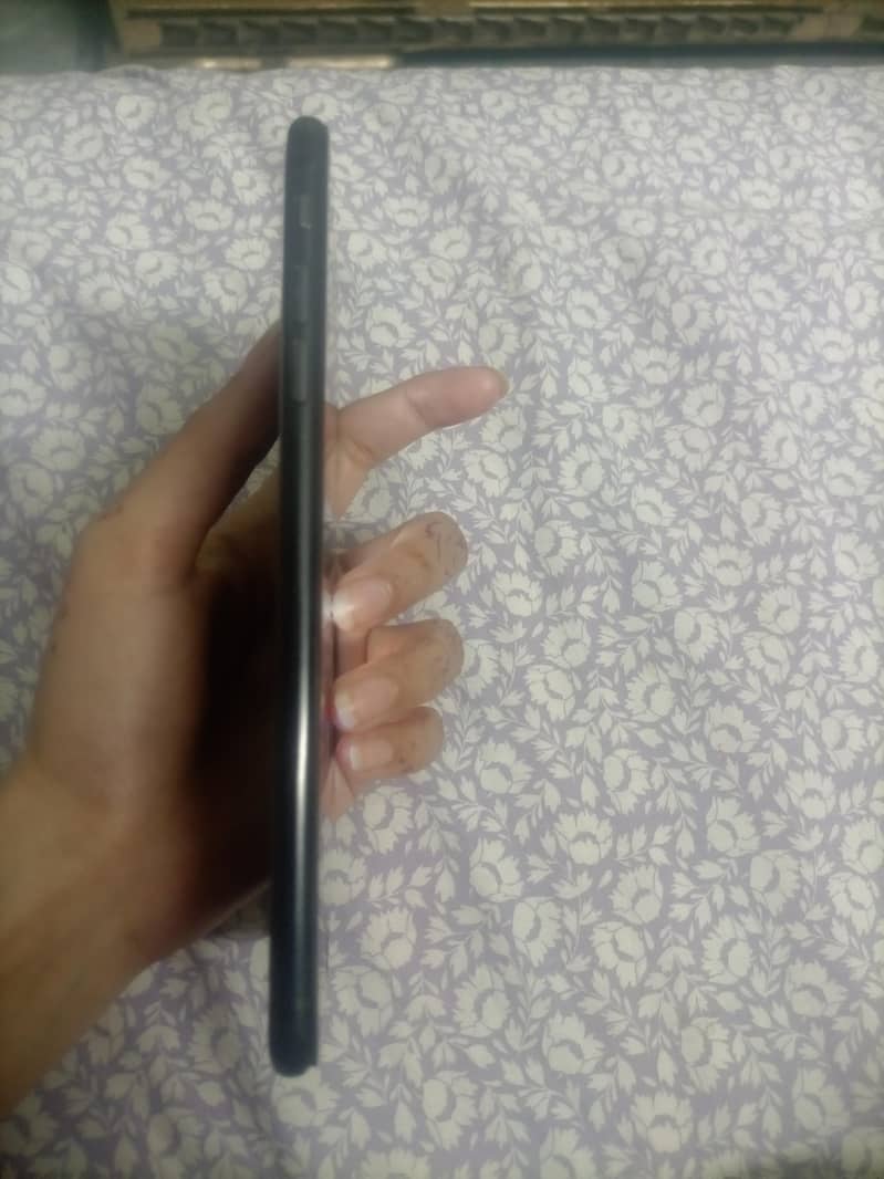 Apple iPhone 7 Plus 2