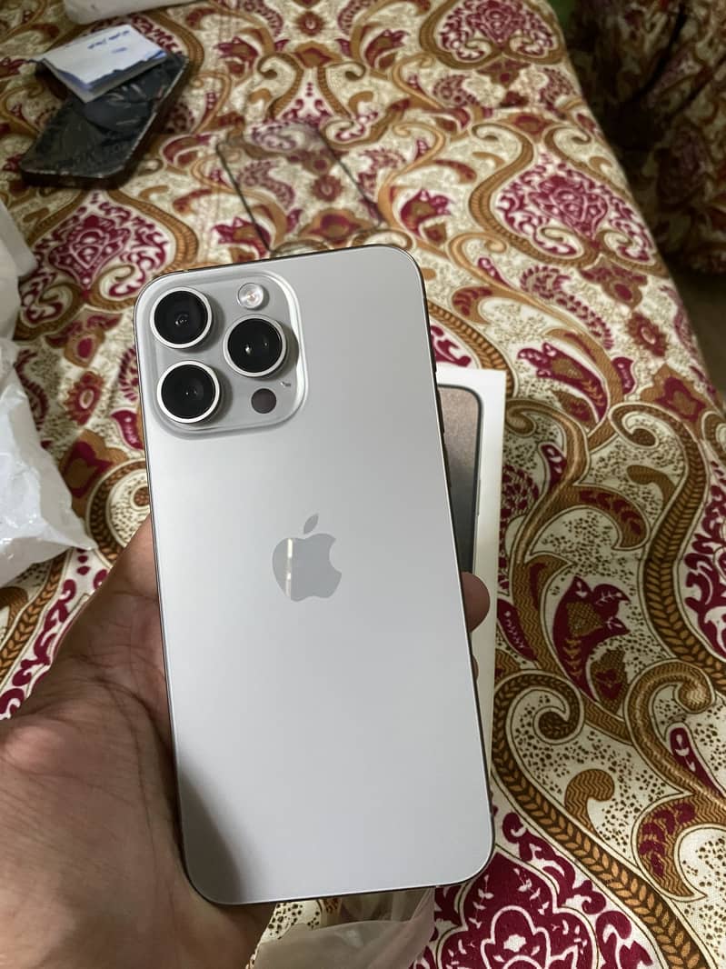 iphone 15 pro max 2