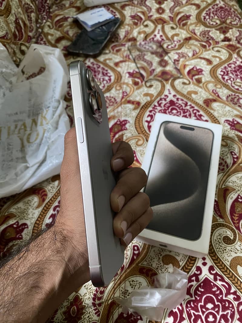 iphone 15 pro max 3