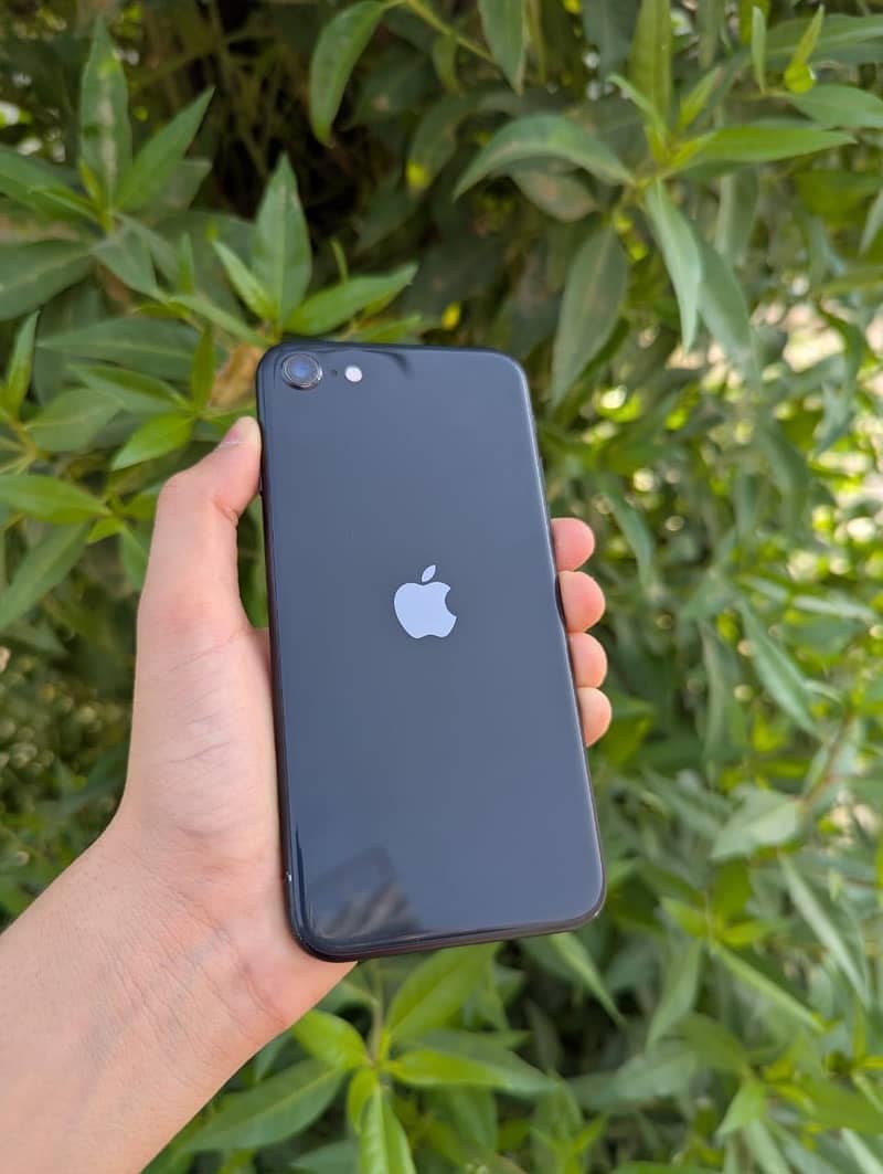 iPhone SE 0