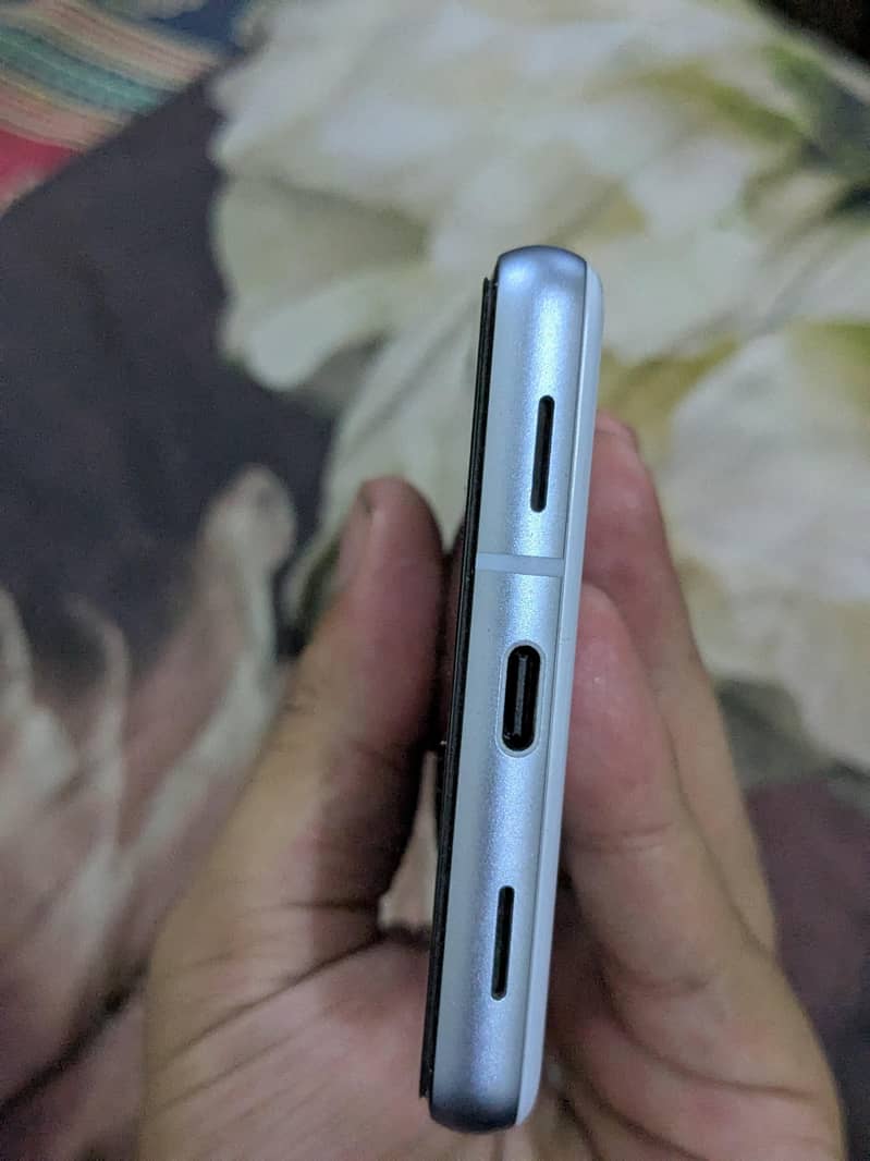 Google Pixel 7a 4