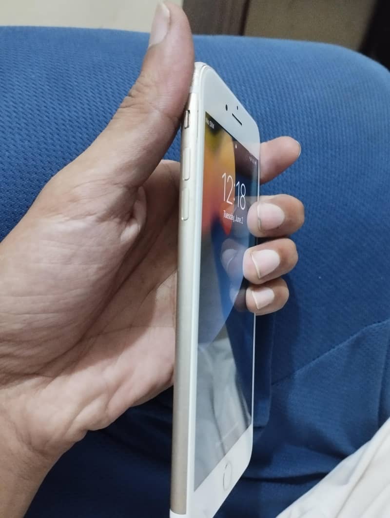 Apple iPhone 7 Plus 2