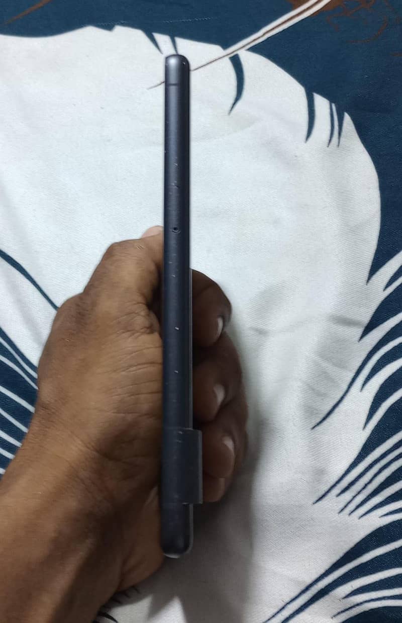 Google Pixel 7 4