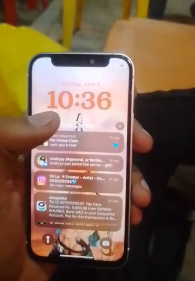 Apple iPhone 12 mini 6