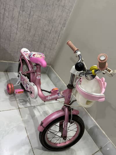 Girls cycle for SALE