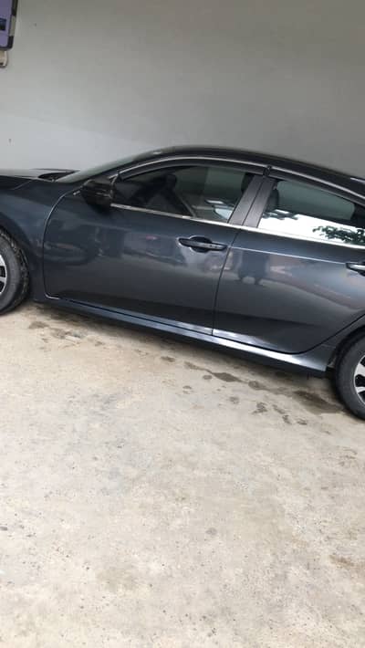 Honda Civic Oriel 1.8 2017