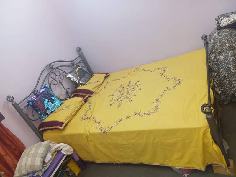 iron bed 2