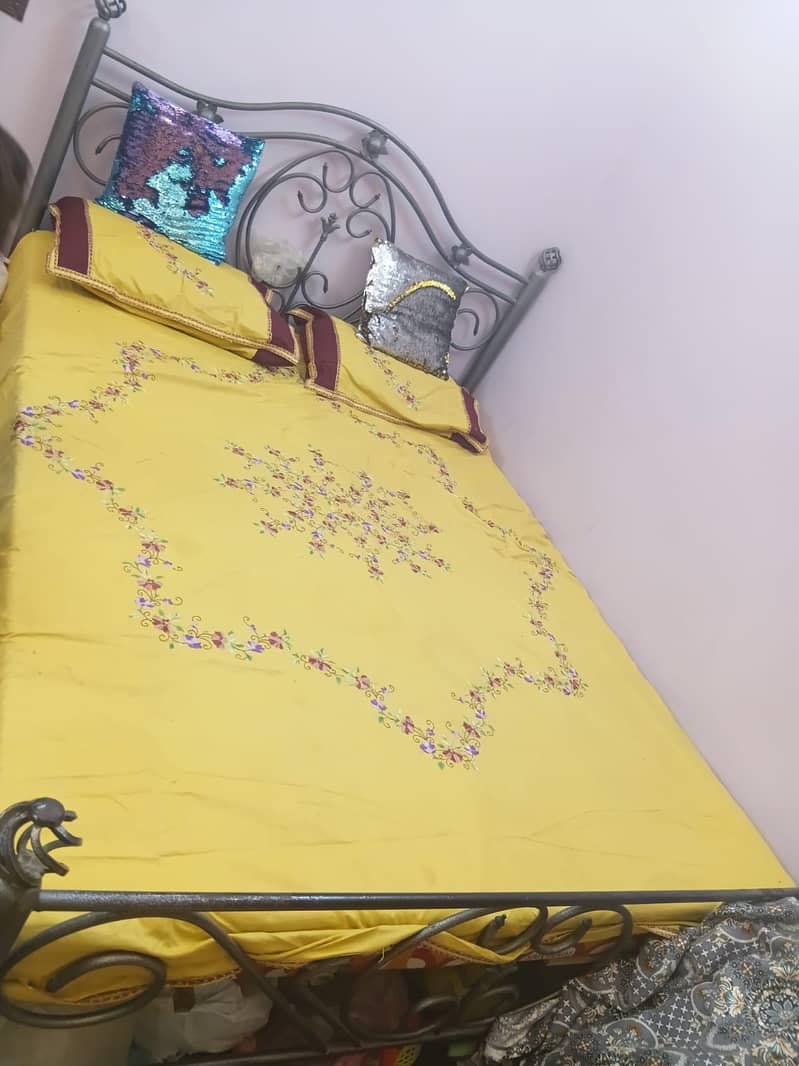iron bed 3