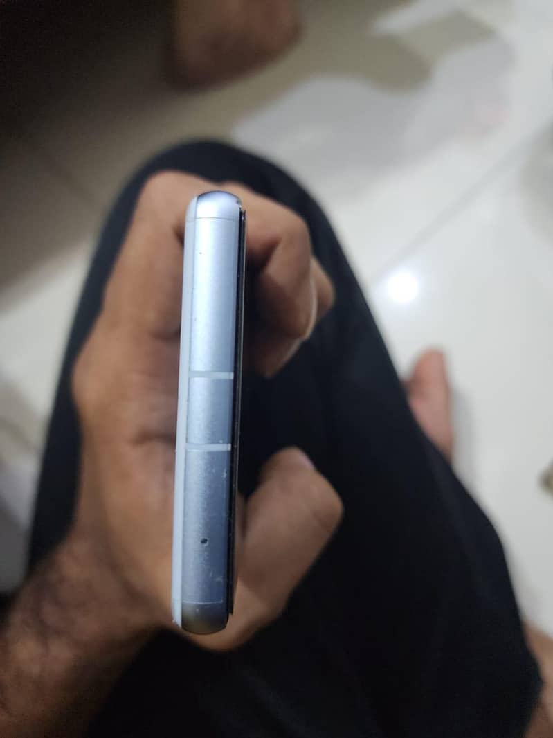 Google Pixel 7a 5