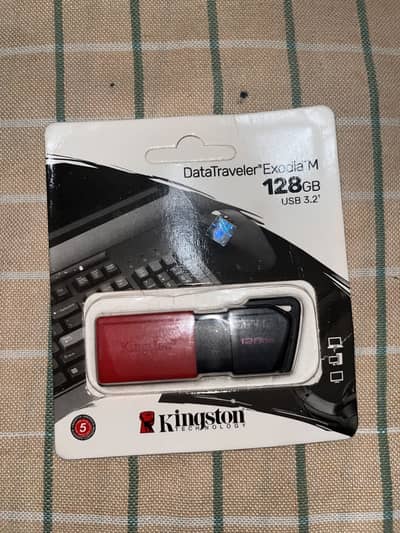 Kingston USB Flash Drive DTX 128GB number 03299622623