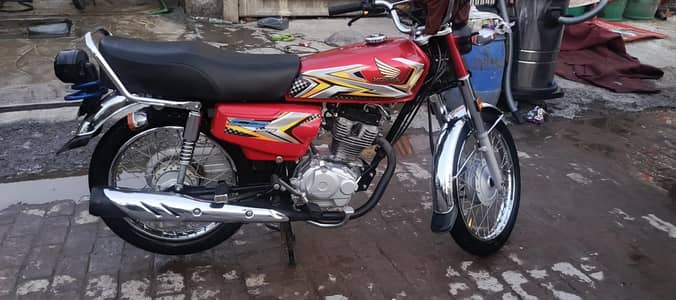 Honda 125 2024/25 8 month august ki bike