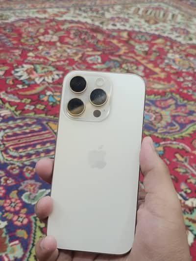 iPhone 16 Pro desert waterpack 10/10