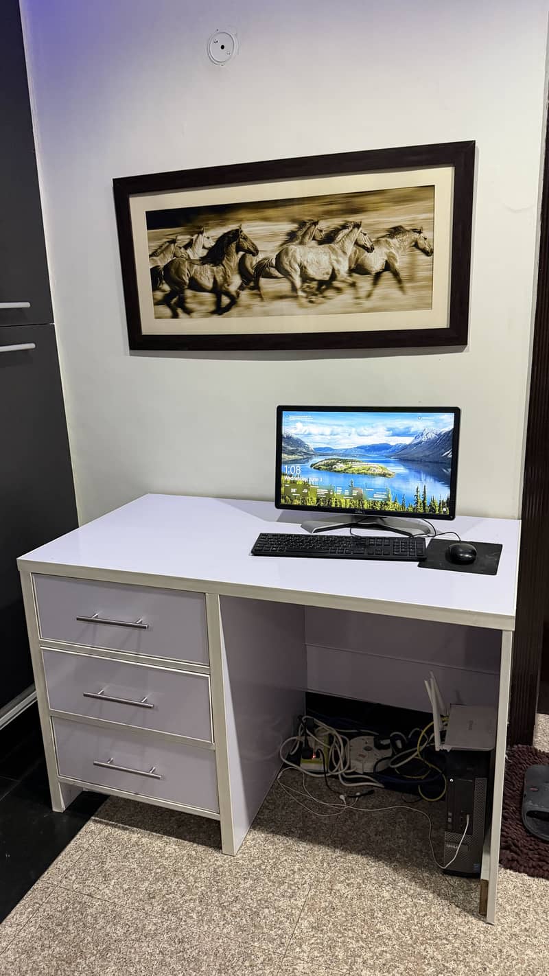 Dell Computer System with Table, Keyboard & Mouse 1
