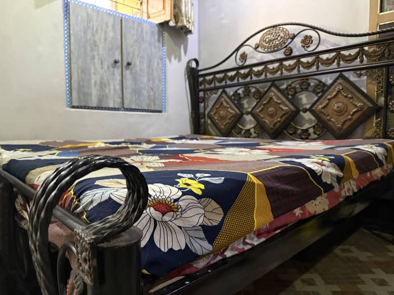 King size bed with side table 1