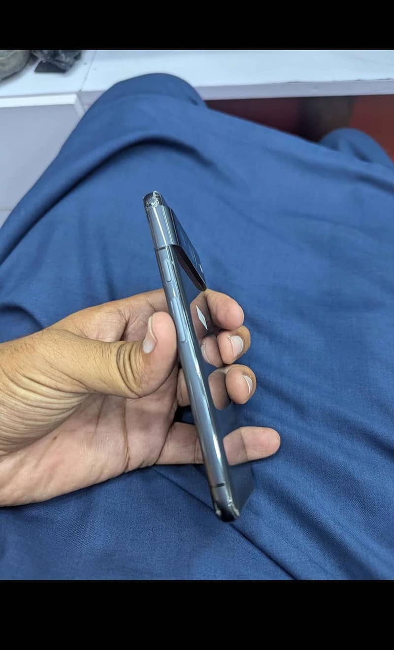 Google Pixel 8 3