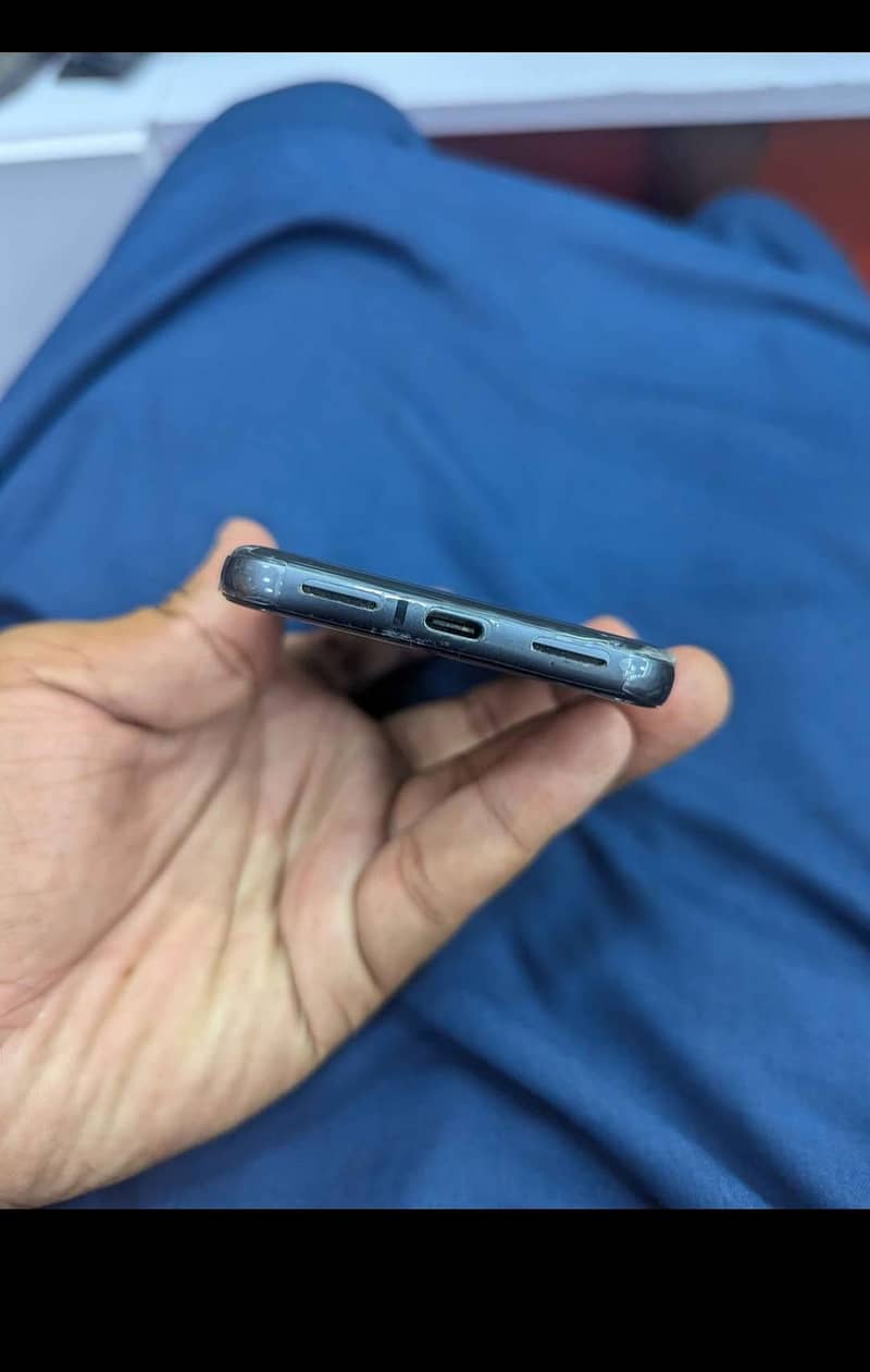 Google Pixel 8 4