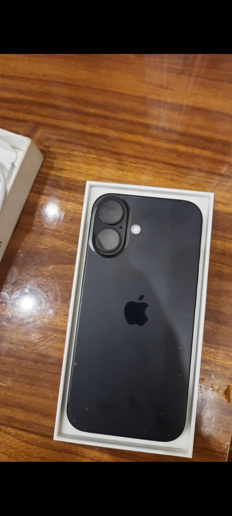 Apple iPhone 16 10