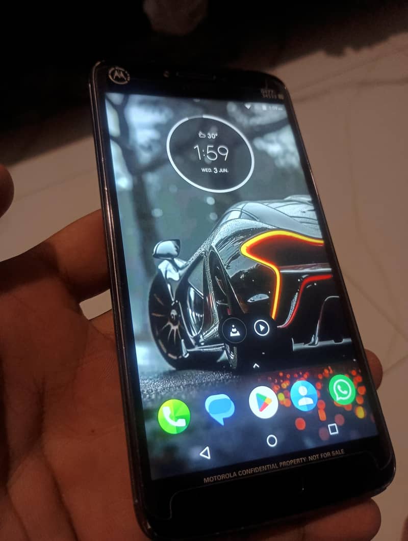 Motorola E4 Plus 0