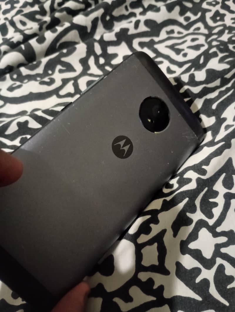 Motorola E4 Plus 6