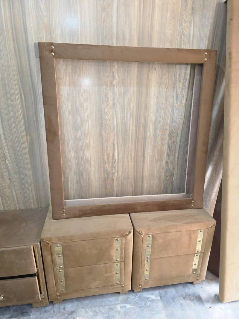 bed, dressing table,side table 2