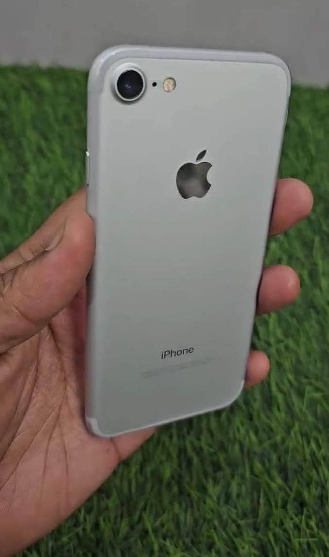 Apple iPhone 7 2
