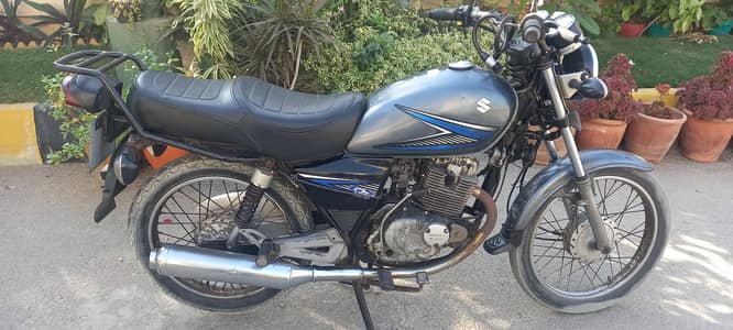 Suzuki GS 150 2014