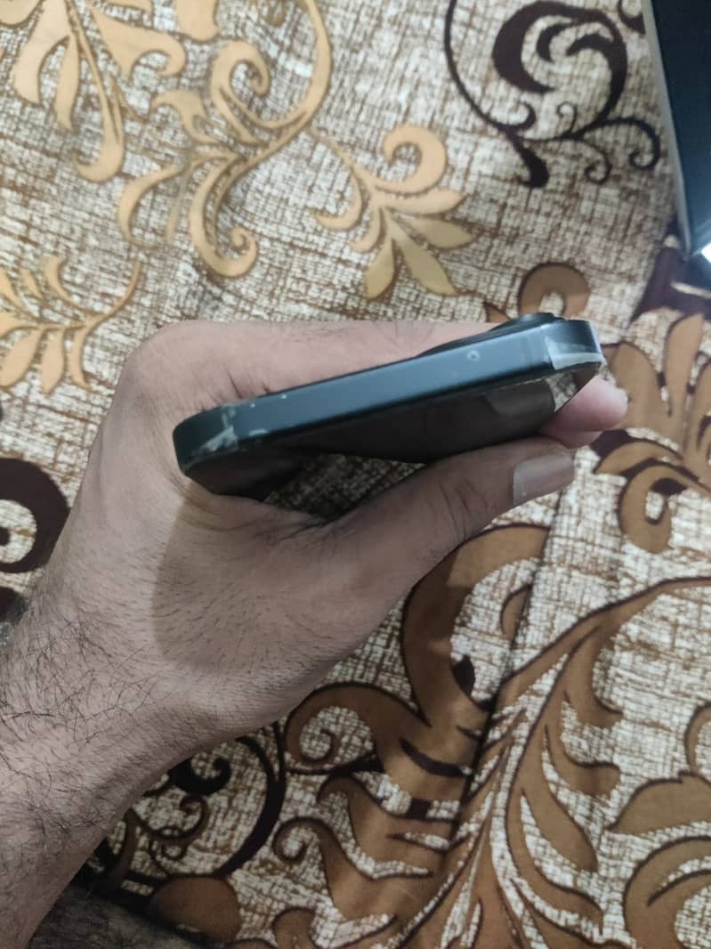 Apple iPhone 15 plus 5
