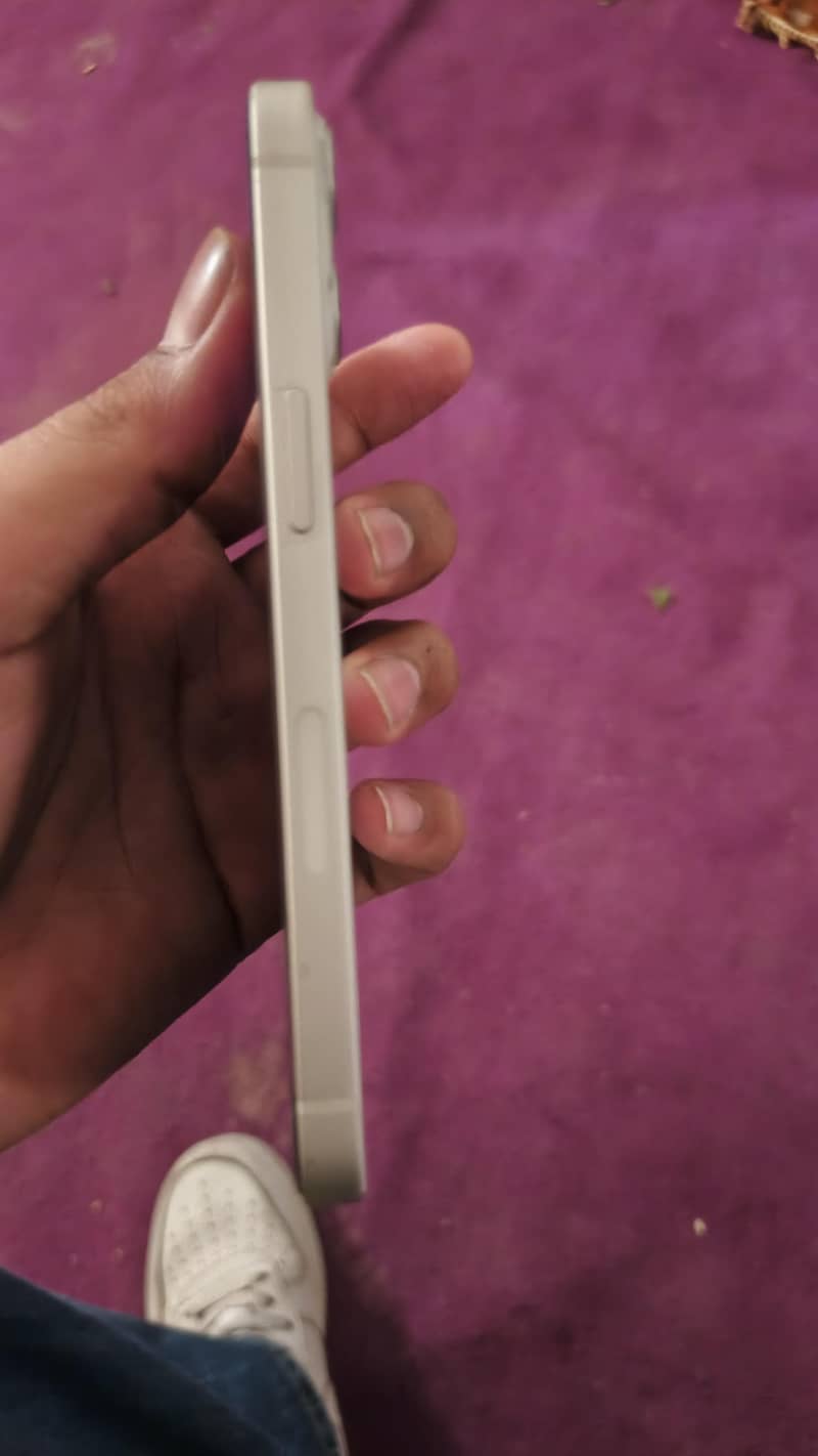 Apple iPhone 13 1
