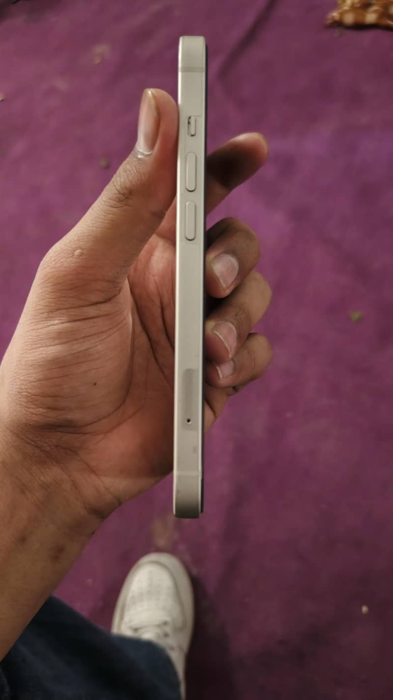 Apple iPhone 13 2