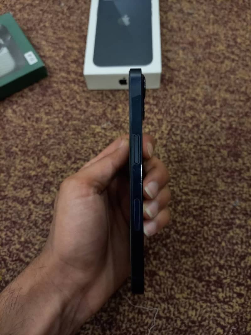 iPhone 13 1