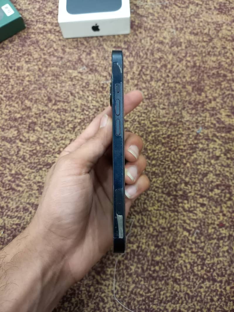 iPhone 13 2