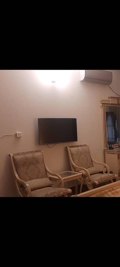 Room Chairs with Coffee Table