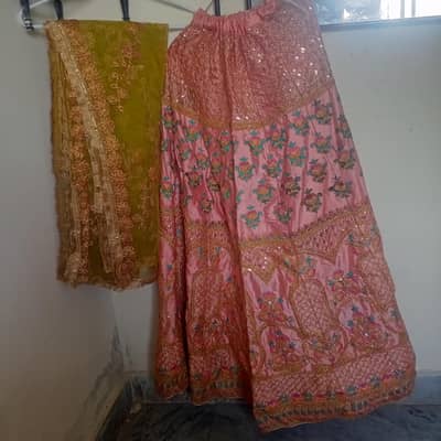 mhndi lhnga & party suit