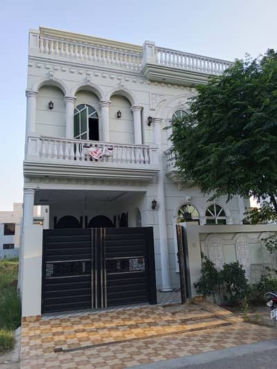 DHA REHBER   SECTOR 2  BLOCK N  5 MARLA SLIGHTLY USED HOUSE FOR SALE IN REASONABLE PRICE HOTTEST LOCATION LOOK LIKE BRAND NEW HOUSE DIRECT DEAL WITH OWNER OWSUM LOCATION FAR AWAY FROM DRAIN NEAR TO MAIN ENTRANCE