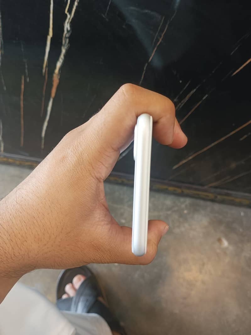 Apple iPhone 8 Plus 2