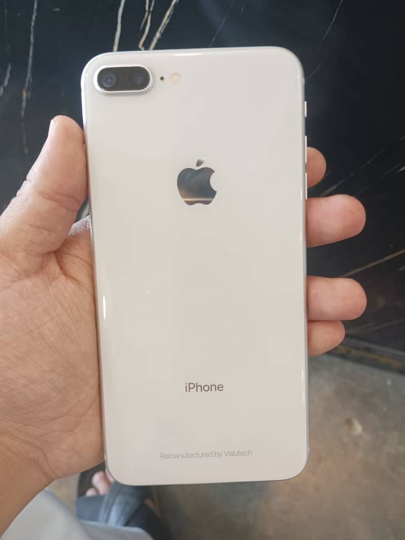 Apple iPhone 8 Plus 4