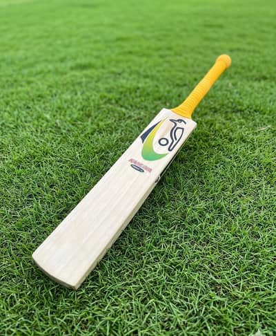 KOOKABURRA KAHUNA CARBON GRAPHITE CRICKET BAT
