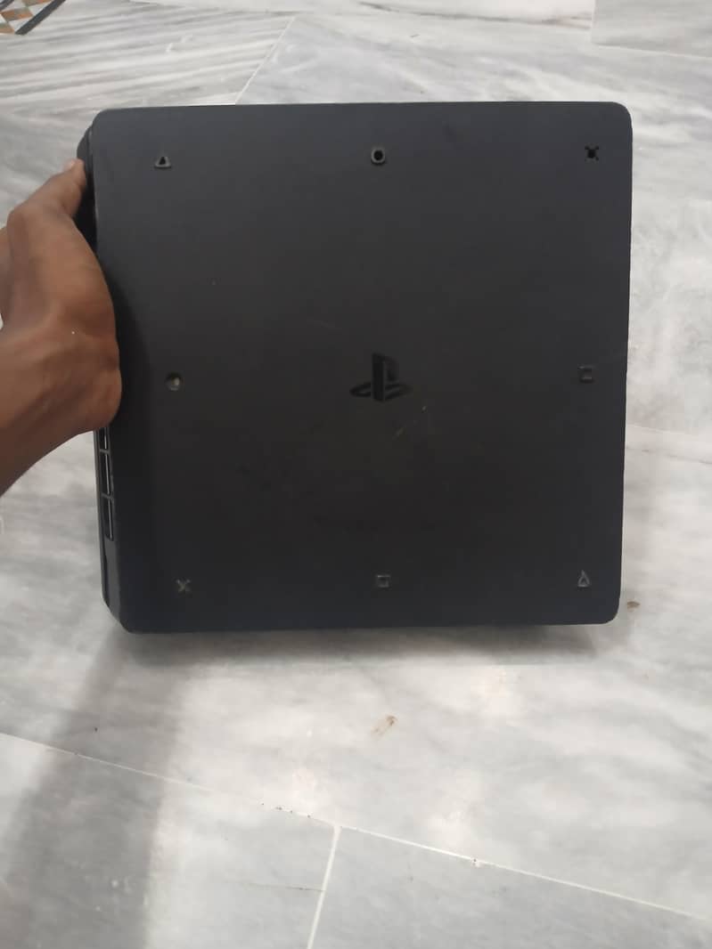PS4 SLIM 2