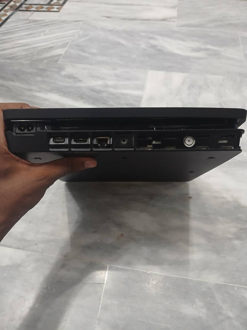 PS4 SLIM 3