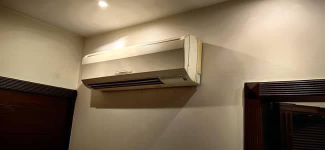 MITSUBISHI AC 2 TON