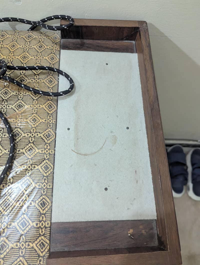 iron table mint condition 3