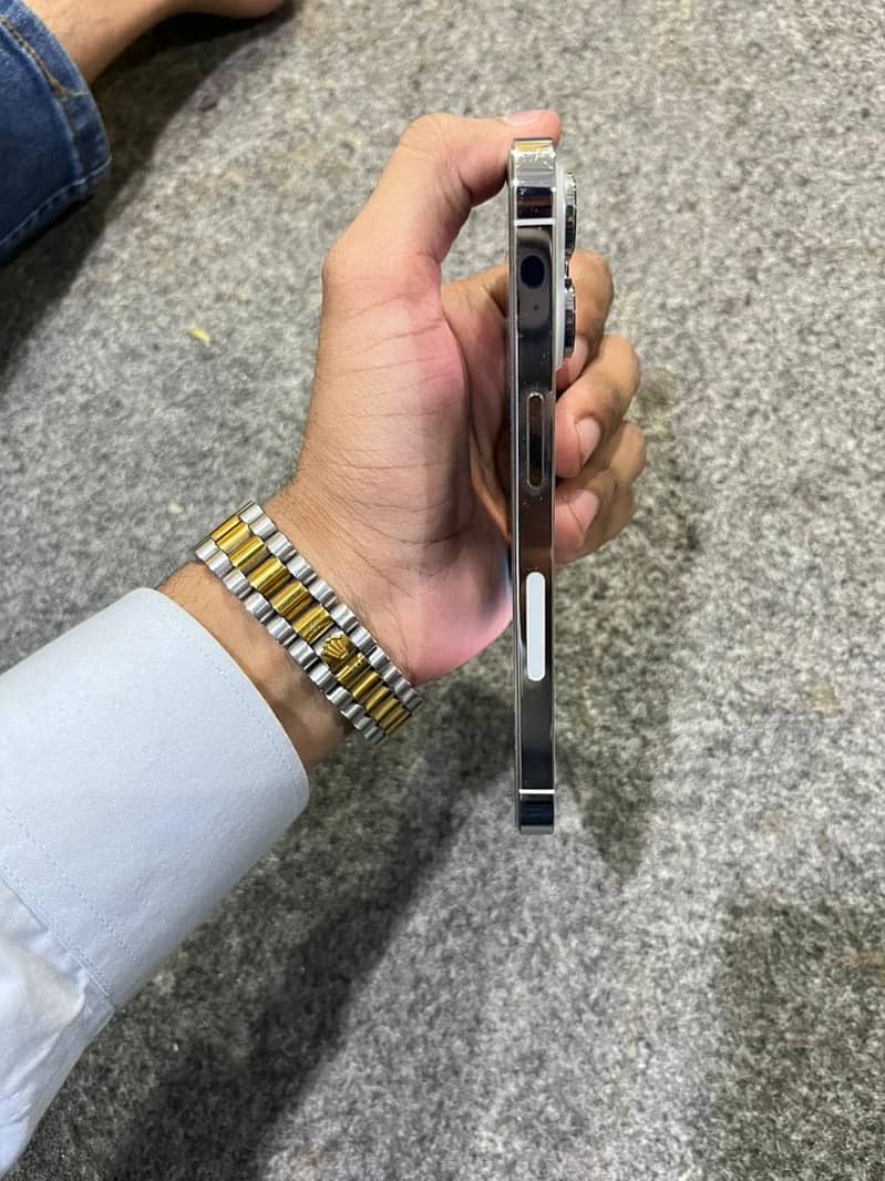 Apple iPhone 14 Pro 3