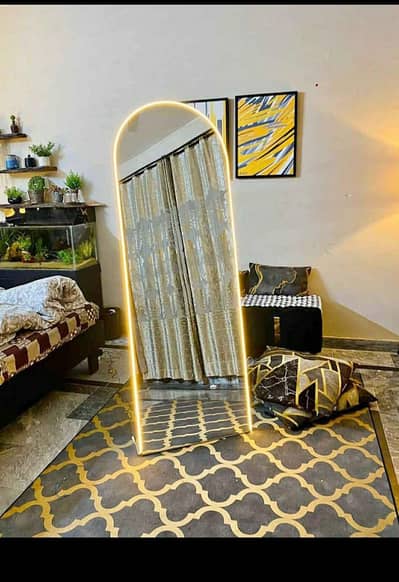 iron standing miror size 5fit light and without light dono available
