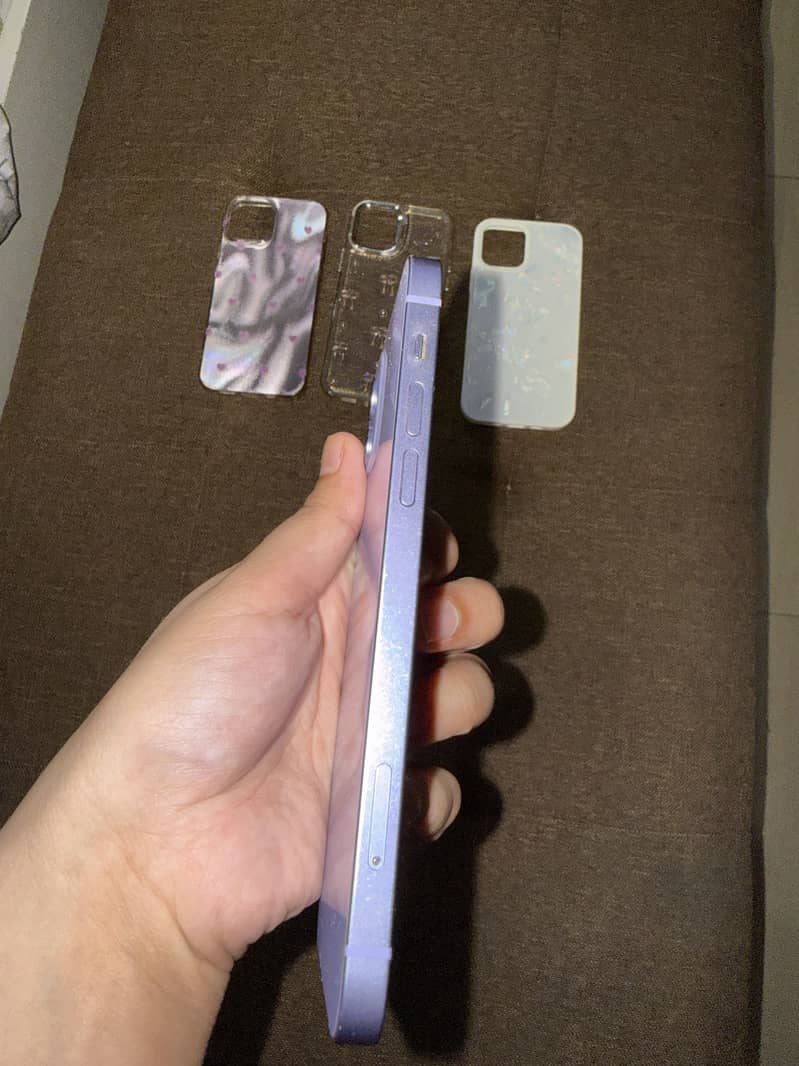 Apple iPhone 12 4